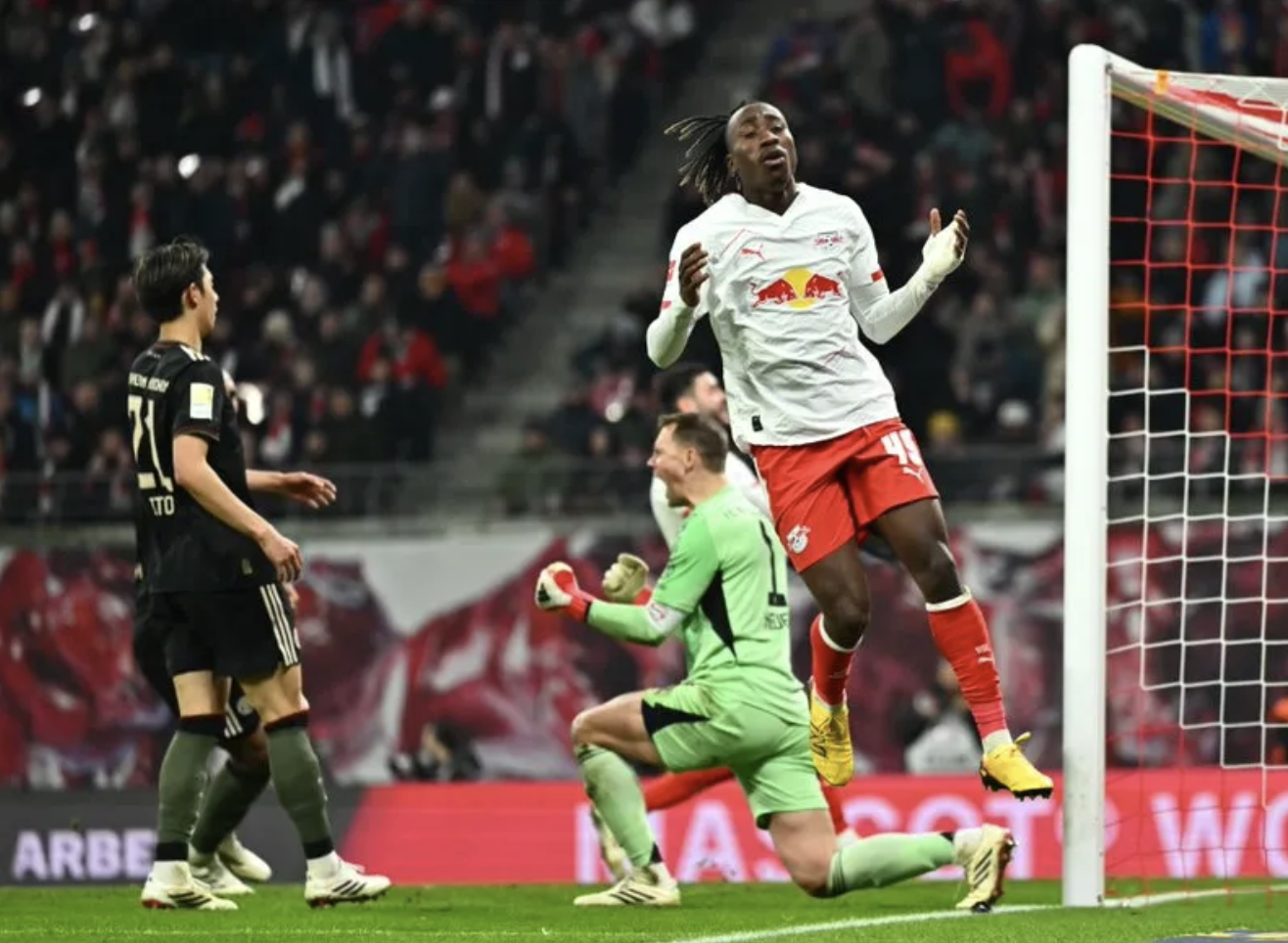 世界杯高清直播-德甲犟驴!莱比锡被揍0-6仍与拜仁打对轰:这次1-5崩盘 渣叔傻眼